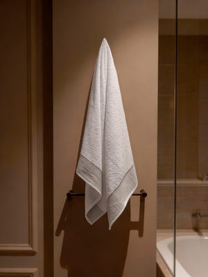 Toalla Polystripe Blanca 550 Gsm De Hotel Xperience